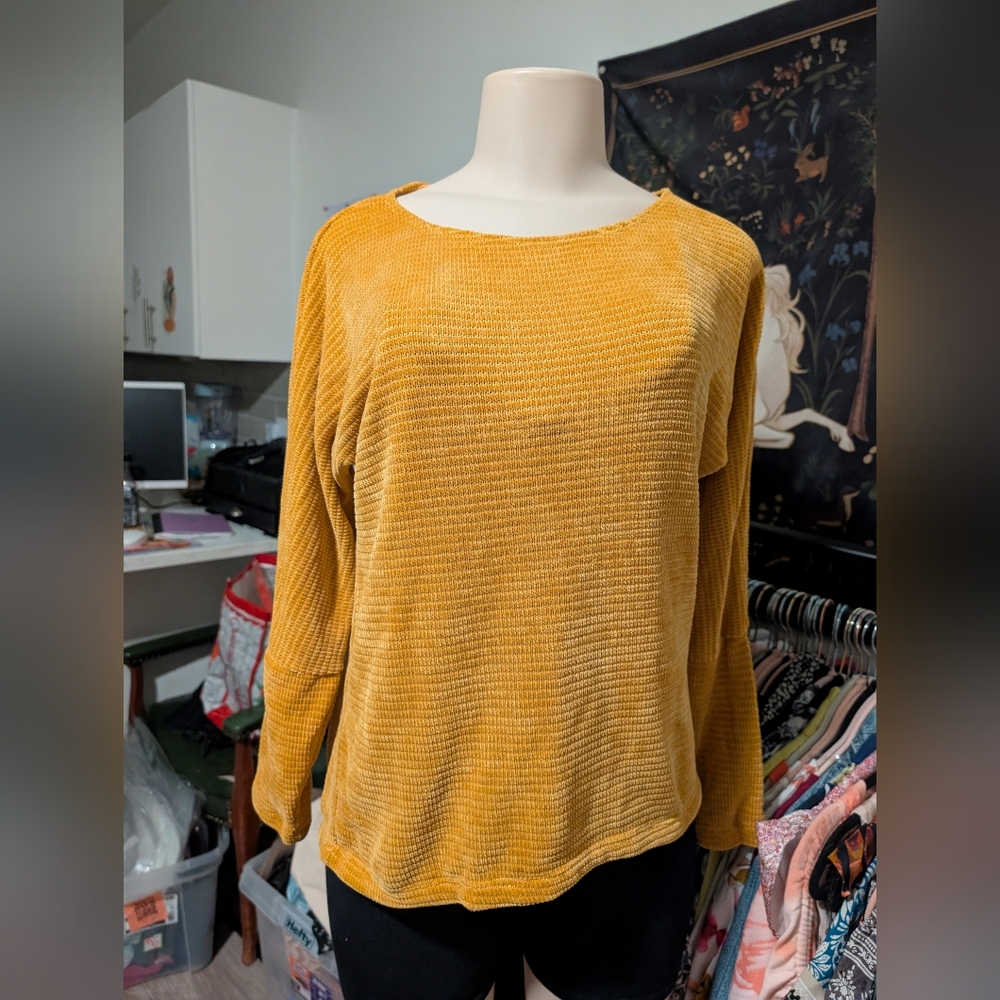 CHENAULT Chenille Long Sleeve Top‎ Mustard Gold Textured Knit Pullover Sweater